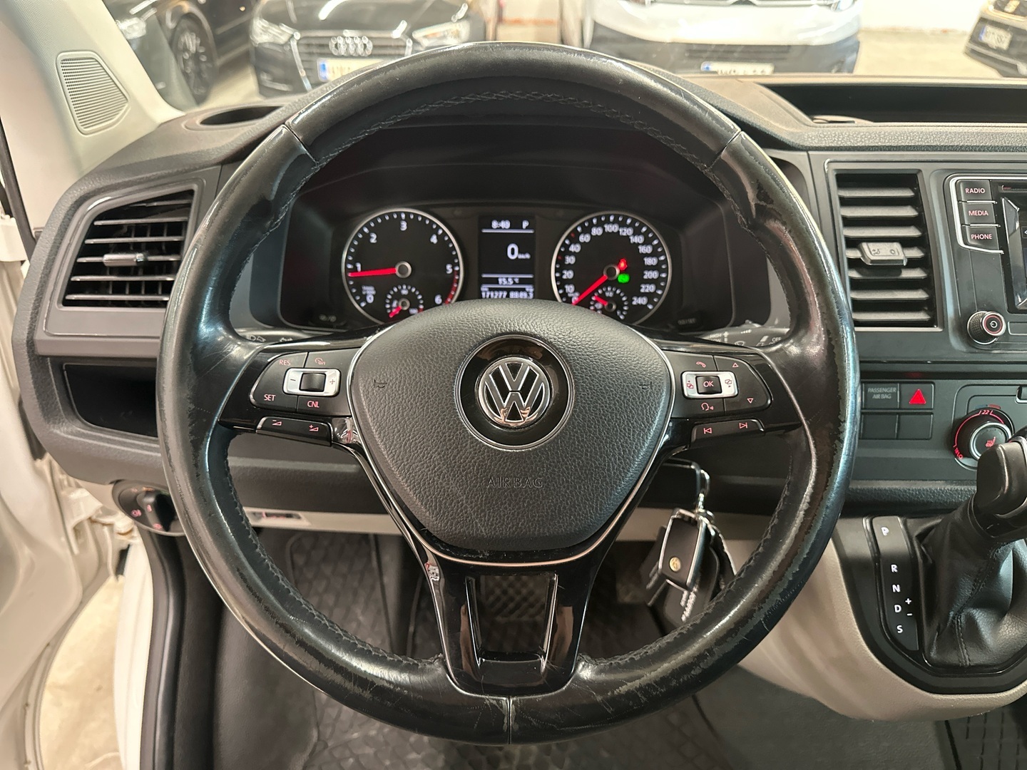 VOLKSWAGEN Transporter 2017