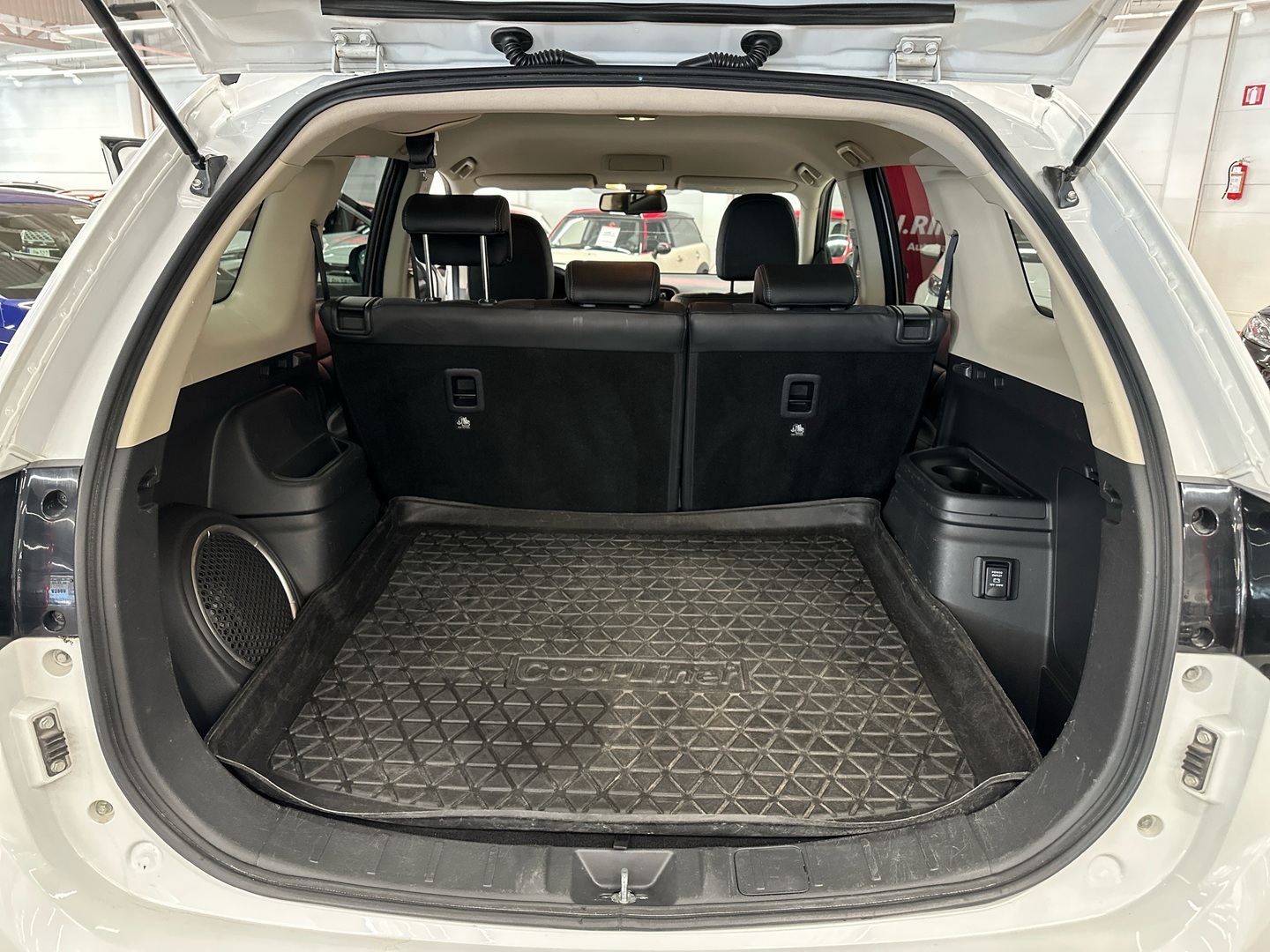 MITSUBISHI Outlander PHEV 2015