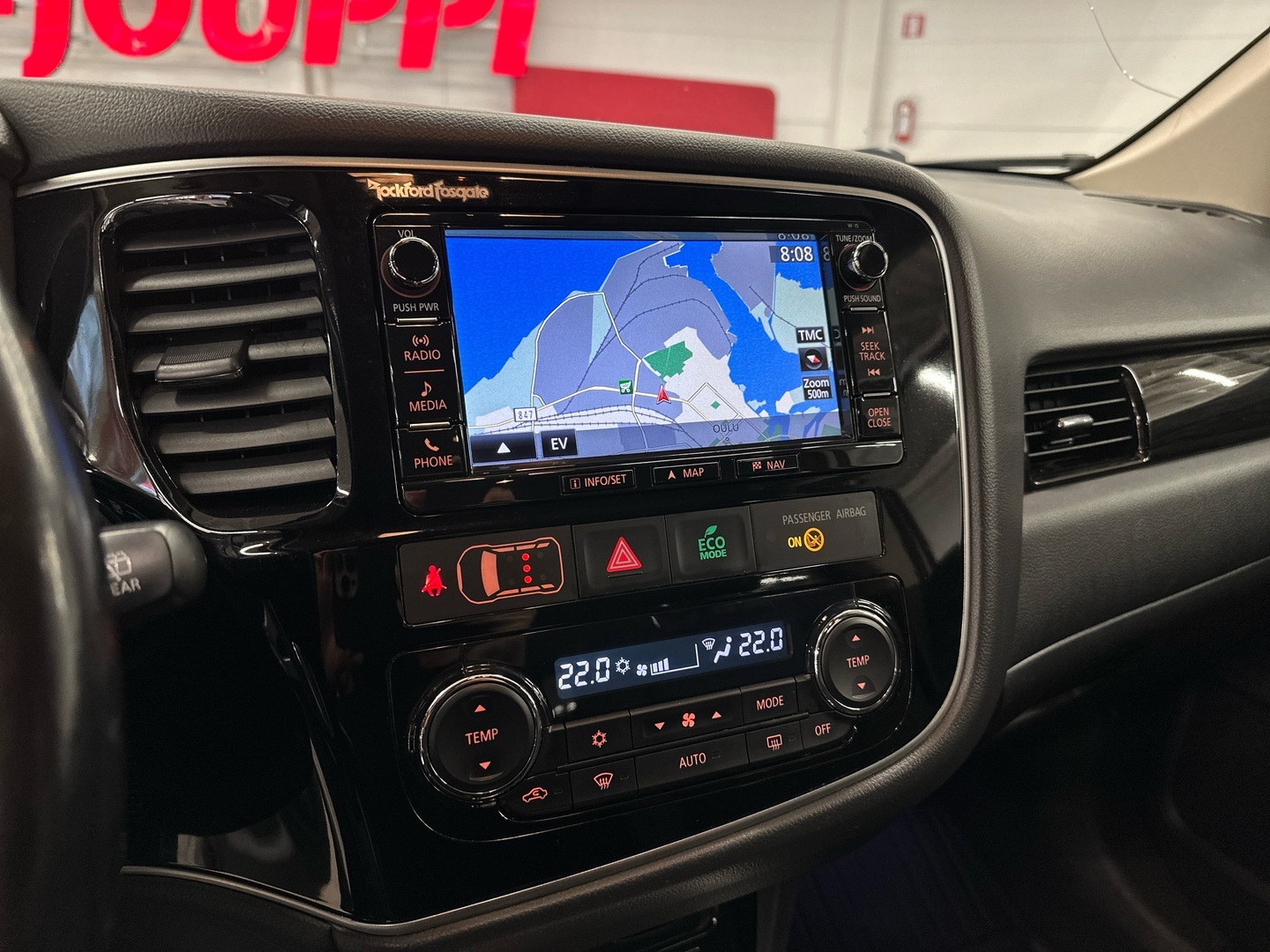 MITSUBISHI Outlander PHEV 2015