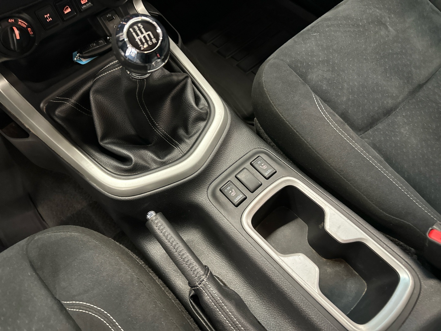 NISSAN Navara 2017