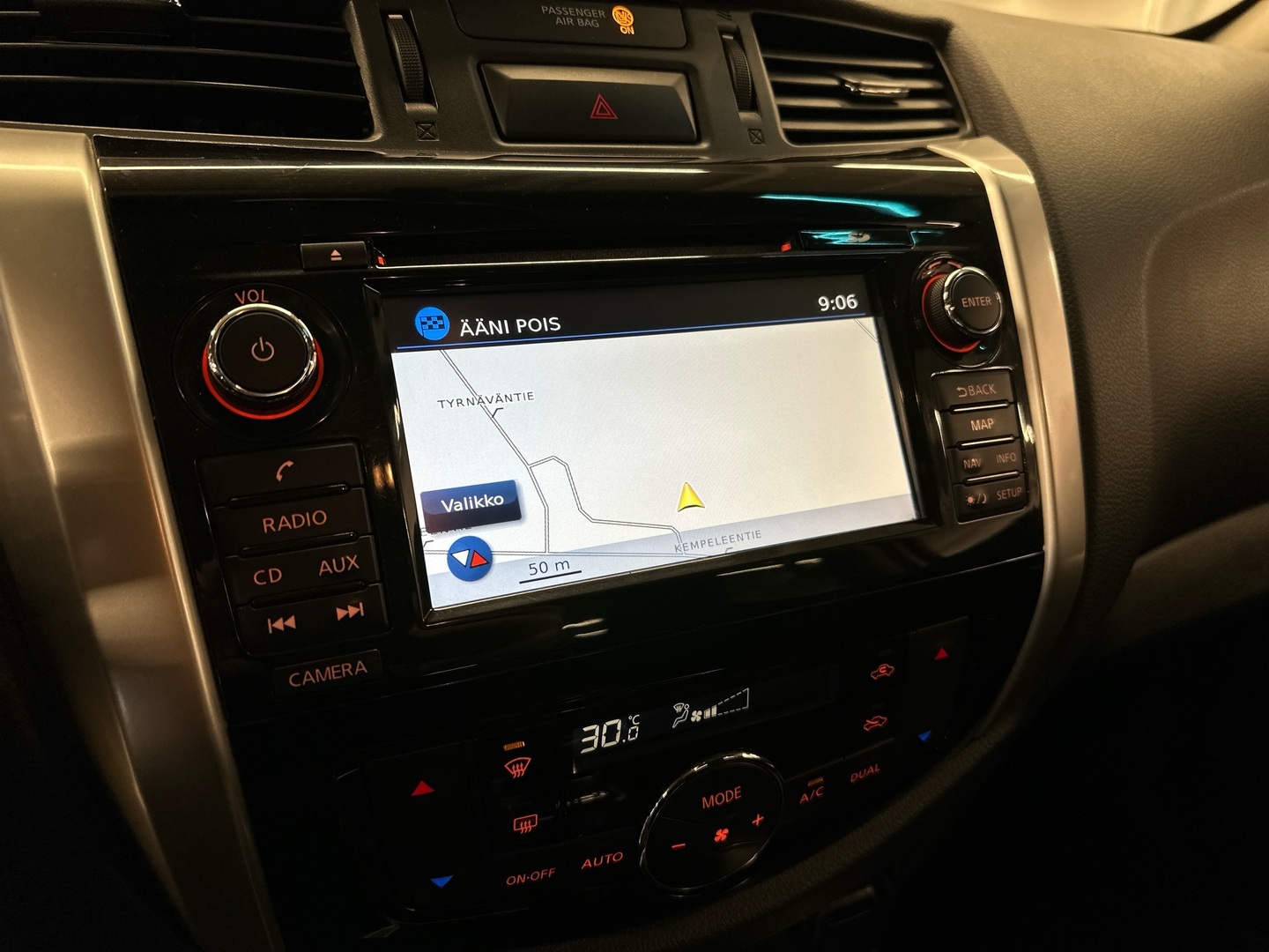NISSAN Navara 2017