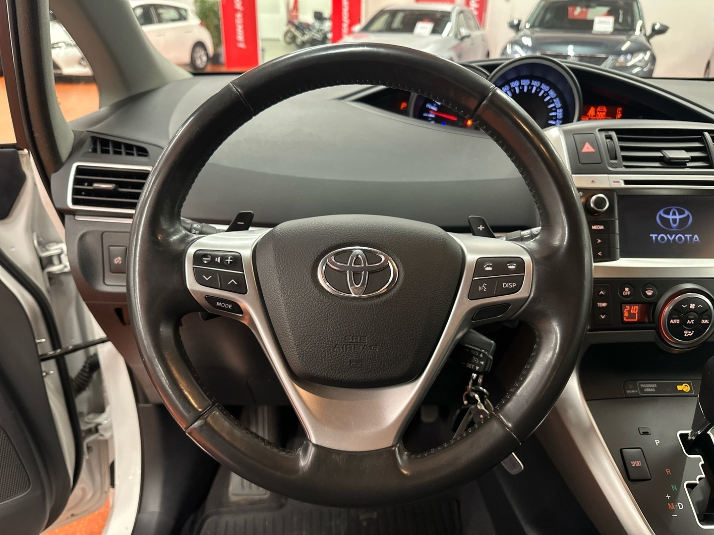 TOYOTA Verso 2014