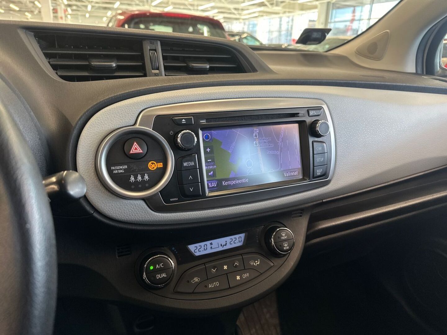 TOYOTA Yaris 2014