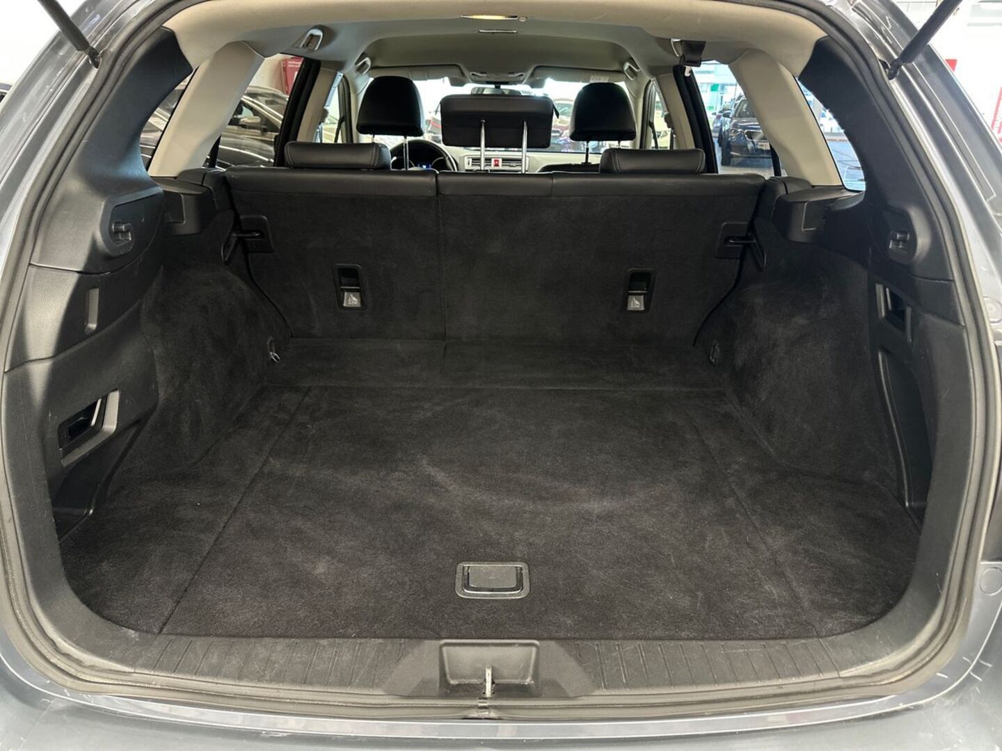 SUBARU Outback 2016