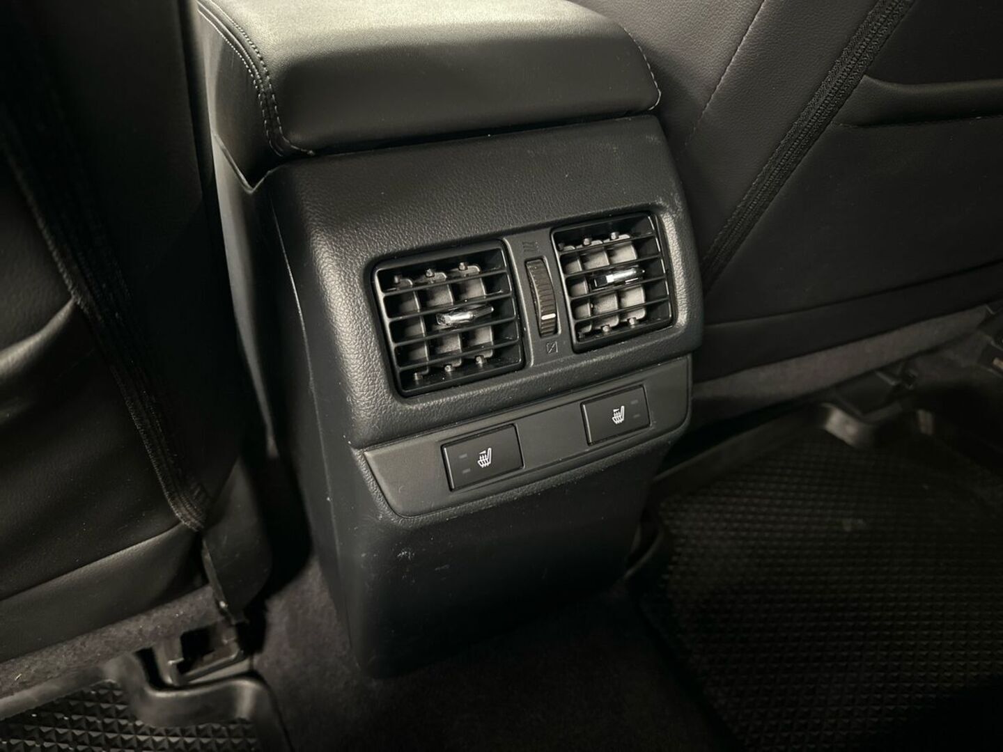 SUBARU Outback 2016