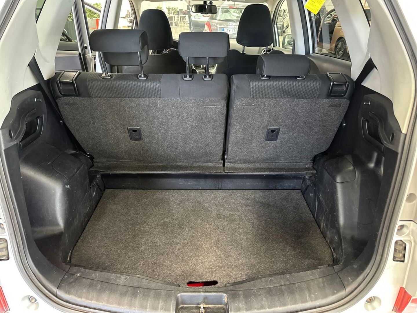 TOYOTA Verso-S 2012