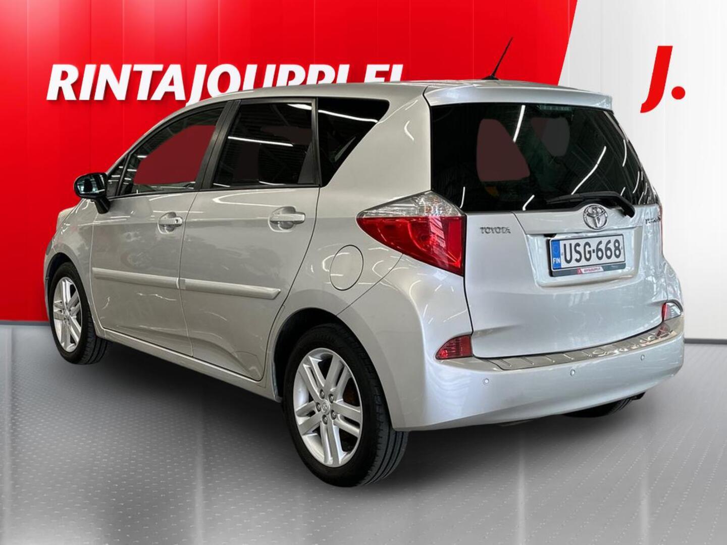 TOYOTA Verso-S 2012