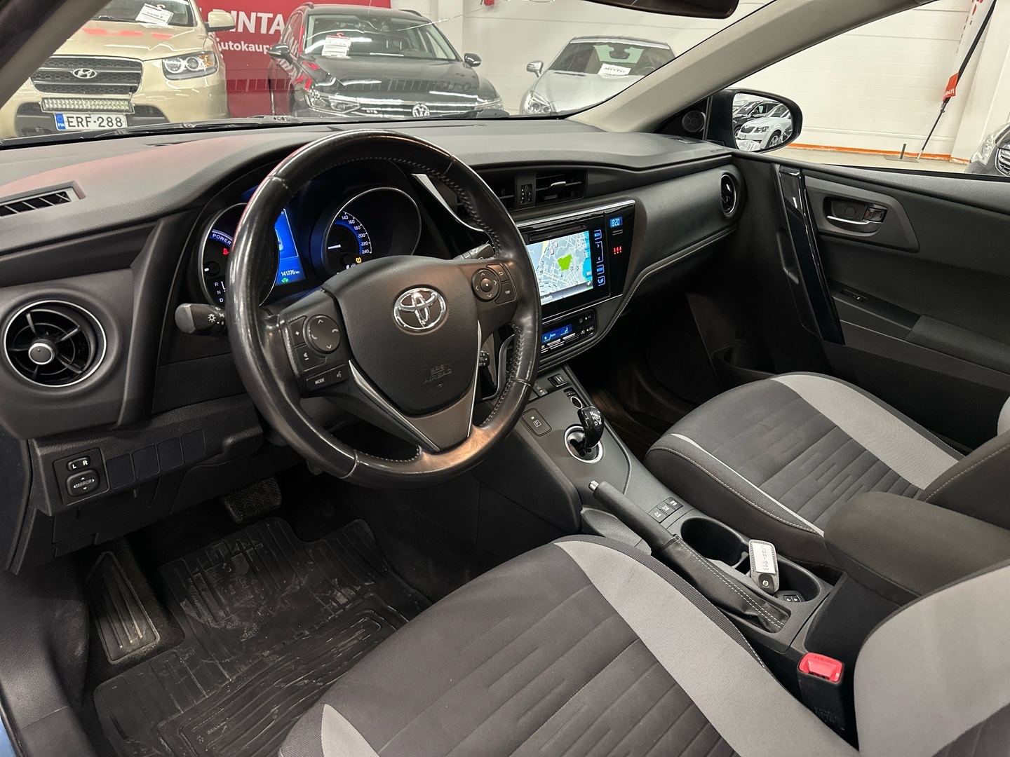 TOYOTA Auris 2016