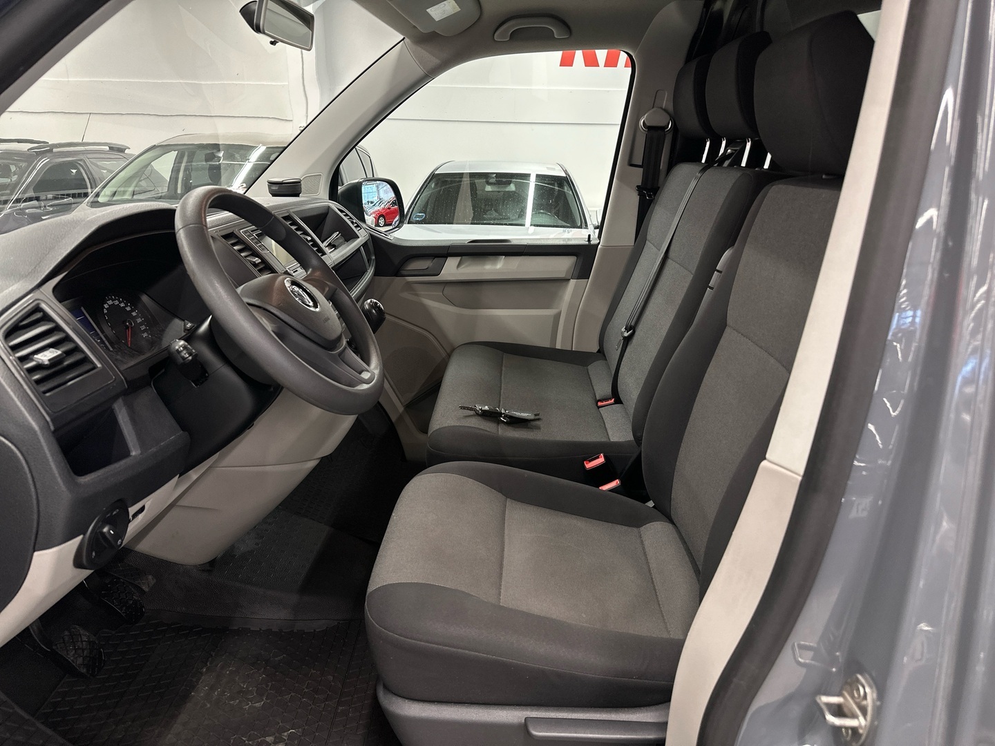 VOLKSWAGEN Transporter 2017