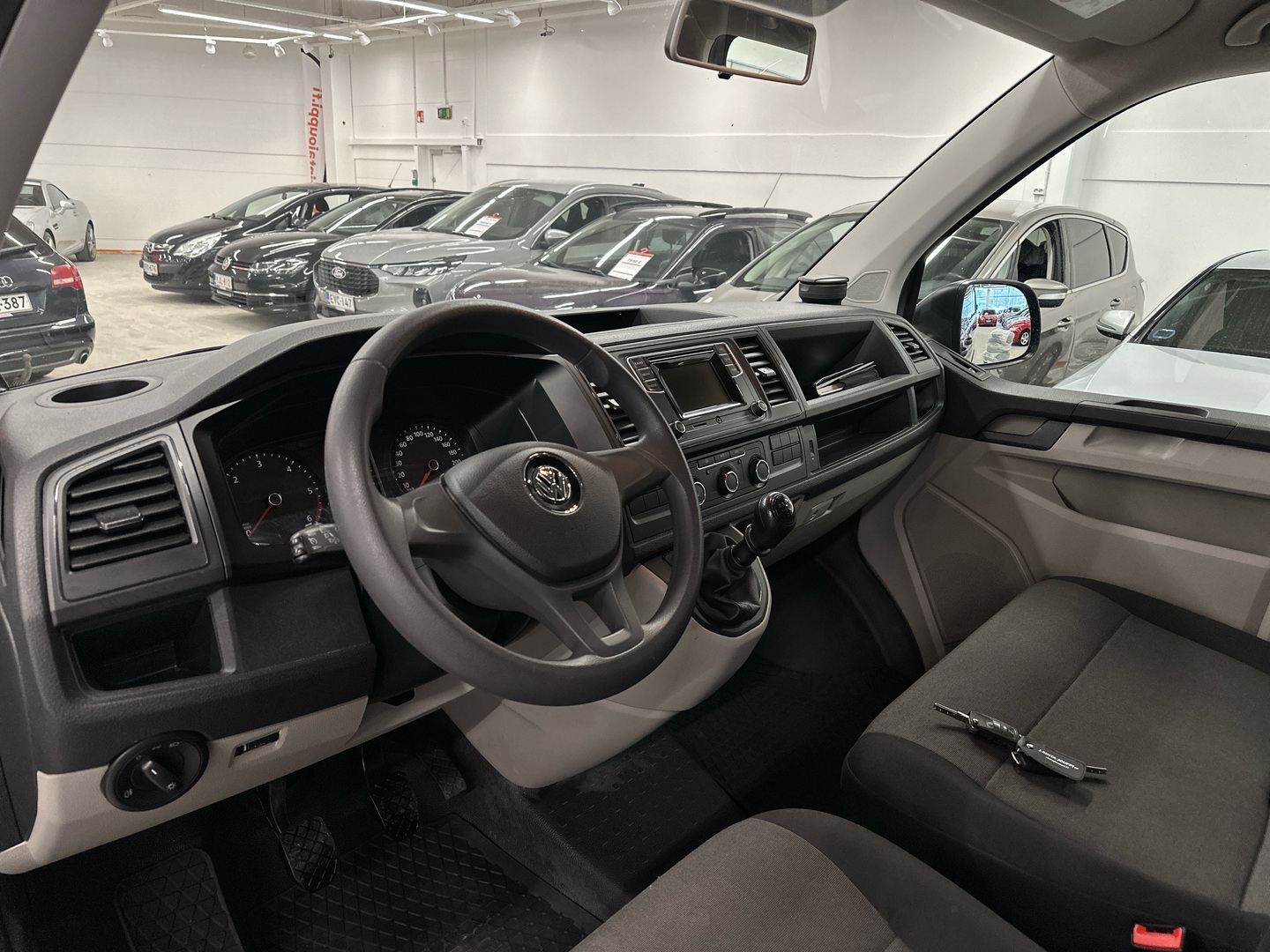 VOLKSWAGEN Transporter 2017