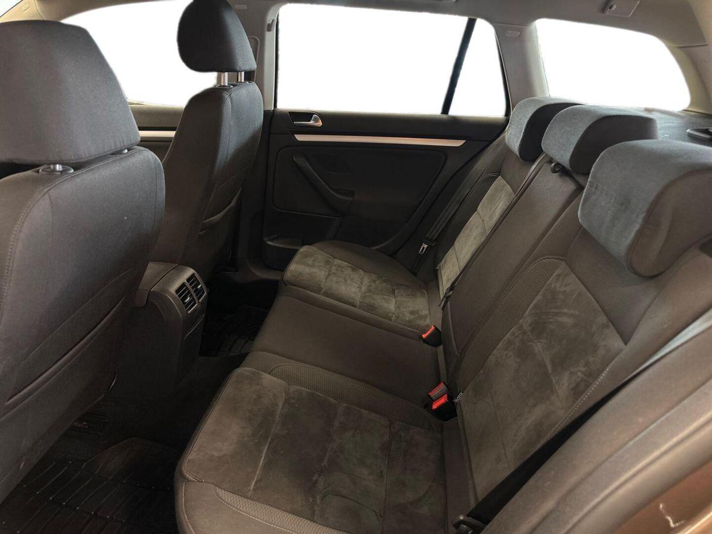 VOLKSWAGEN Golf 10