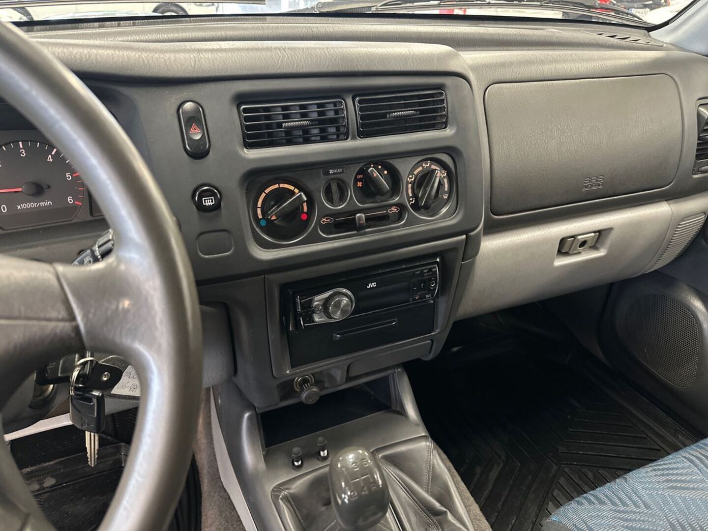 MITSUBISHI Pajero 2000