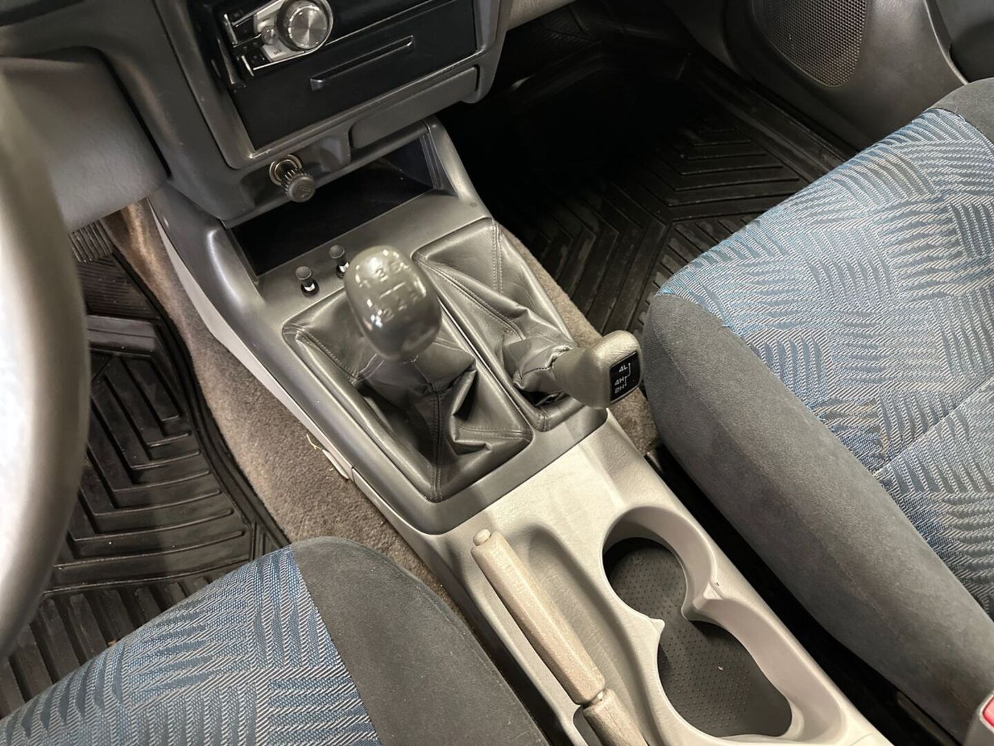 MITSUBISHI Pajero 2000