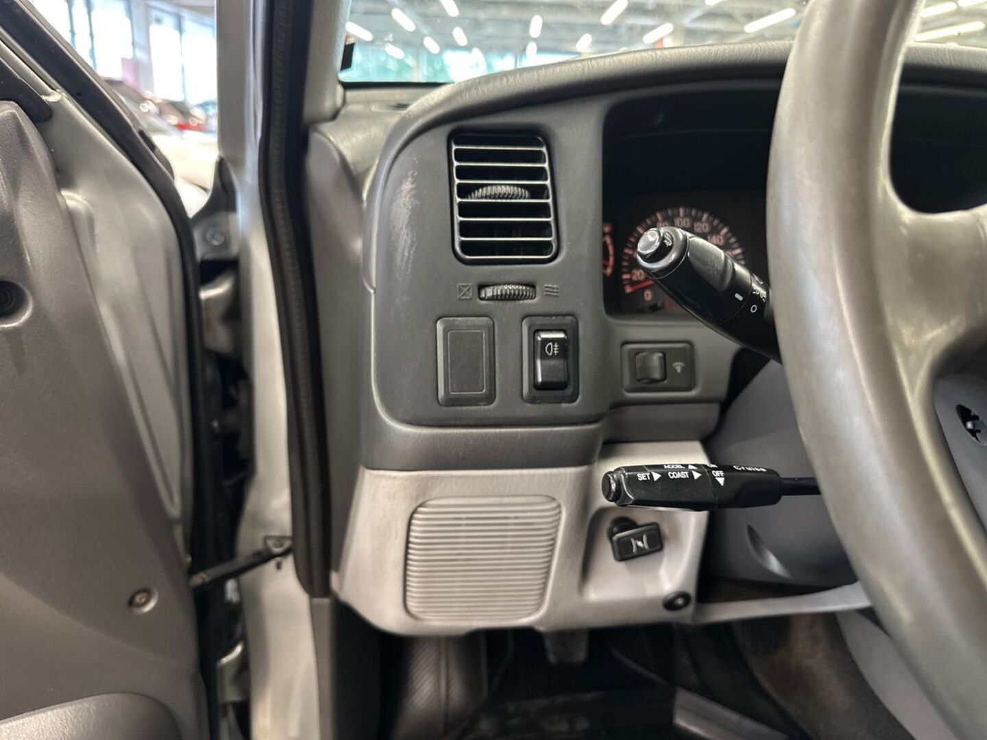 MITSUBISHI Pajero 2000
