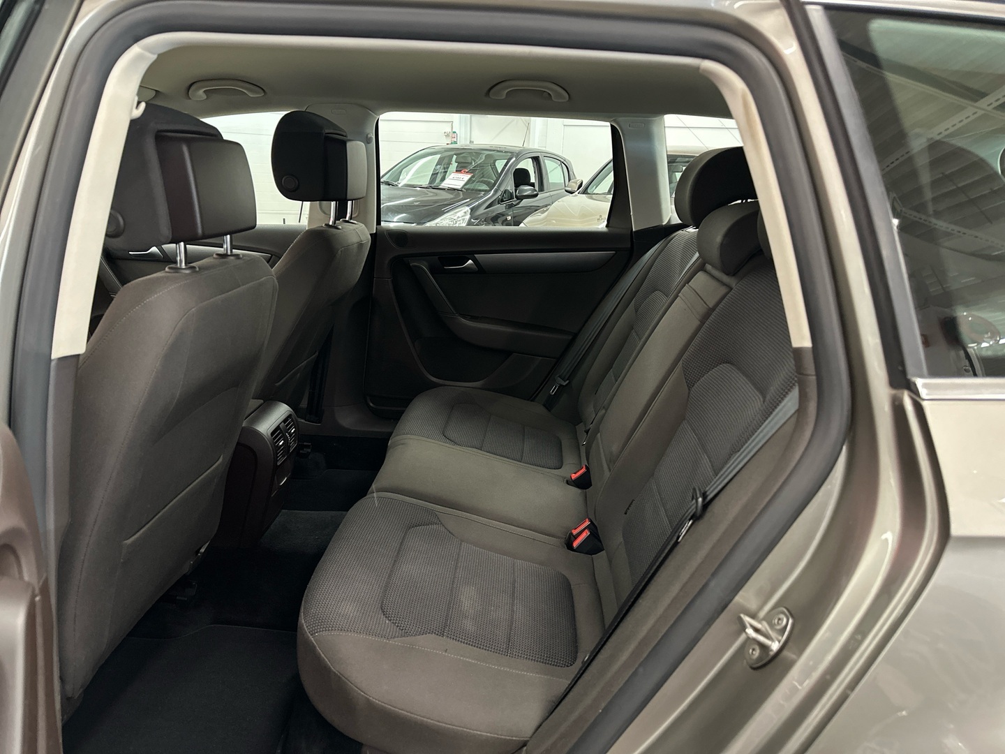 VOLKSWAGEN Passat 2012