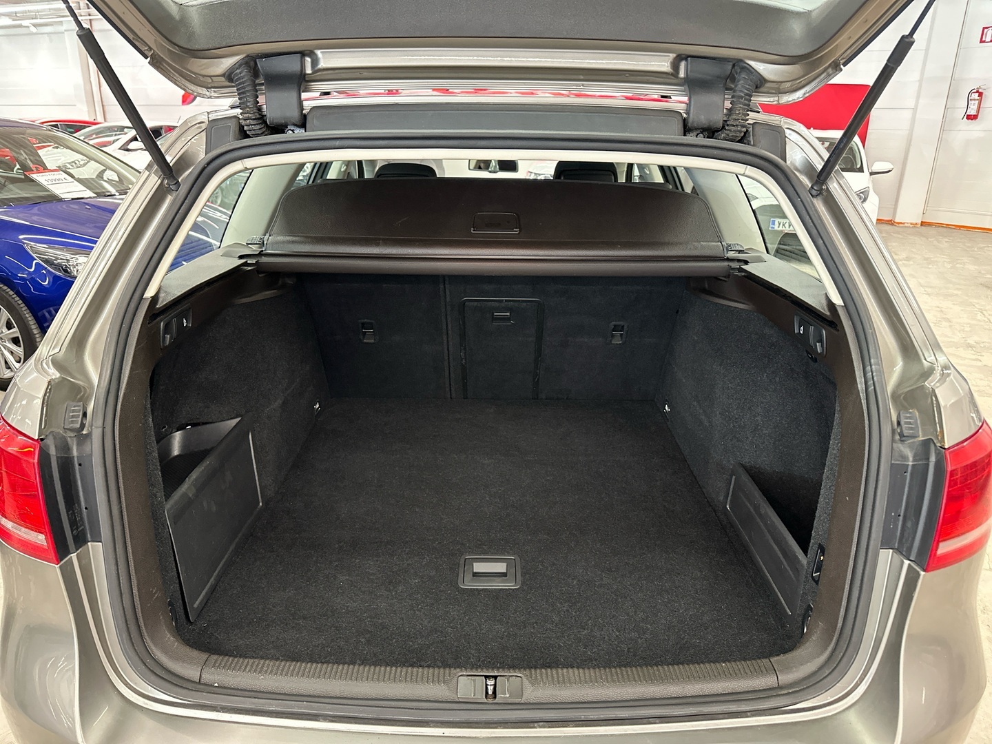 VOLKSWAGEN Passat 2012