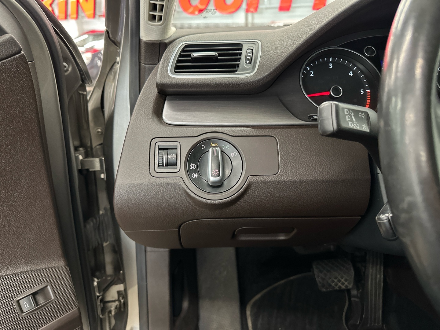 VOLKSWAGEN Passat 2012