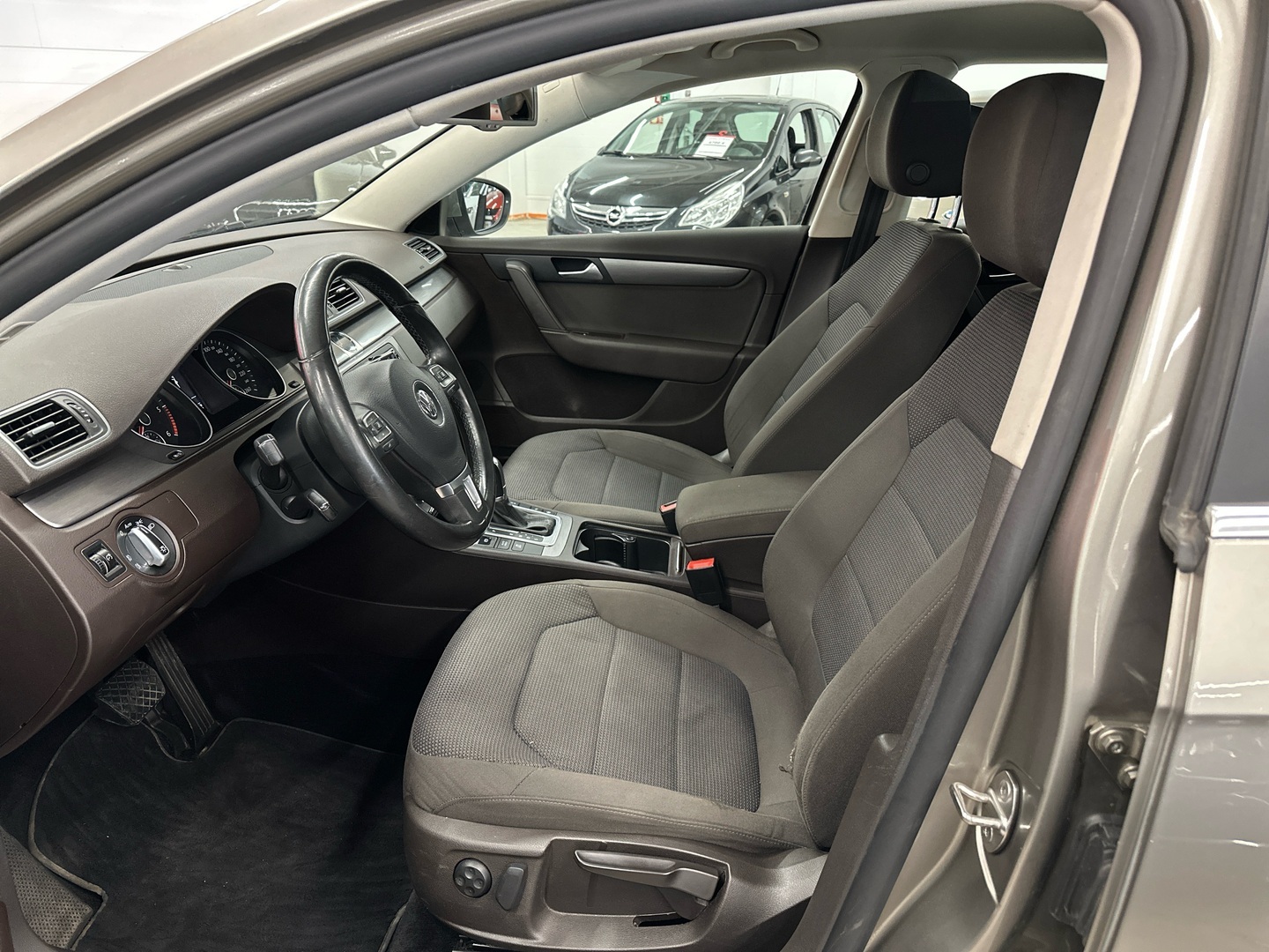 VOLKSWAGEN Passat 2012