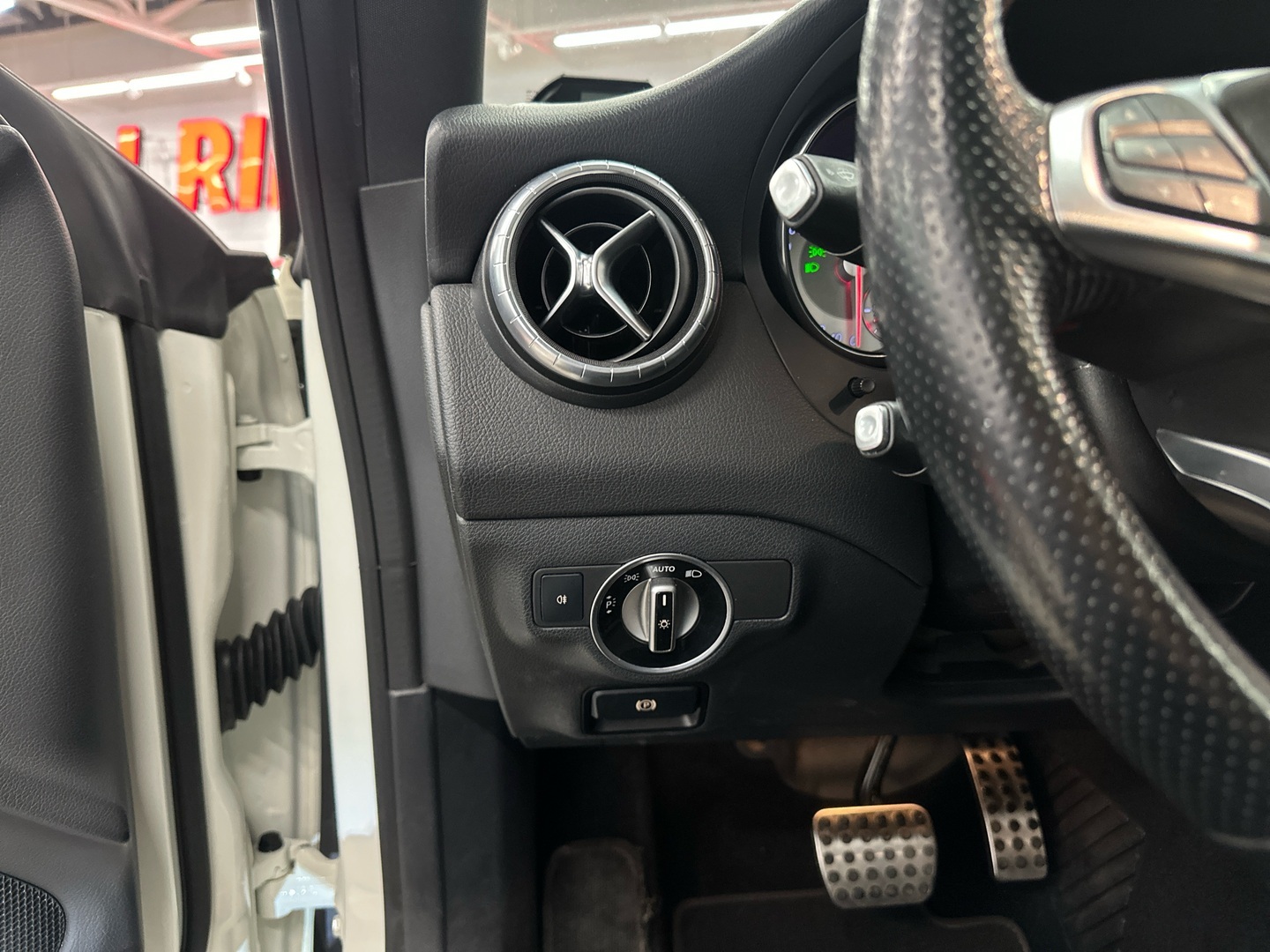 MERCEDES-BENZ CLA 2015