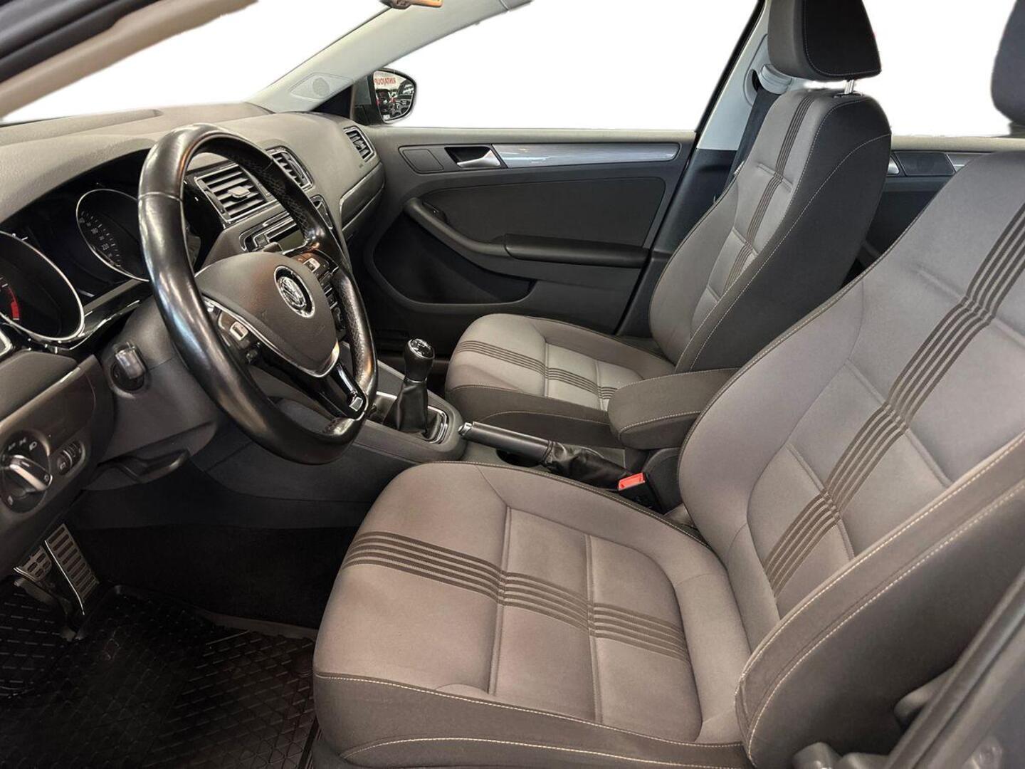 VOLKSWAGEN Jetta 9