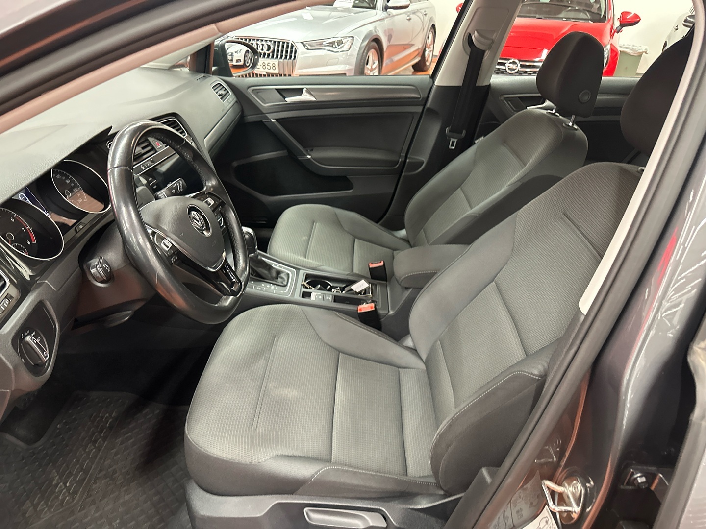 VOLKSWAGEN Golf 2017