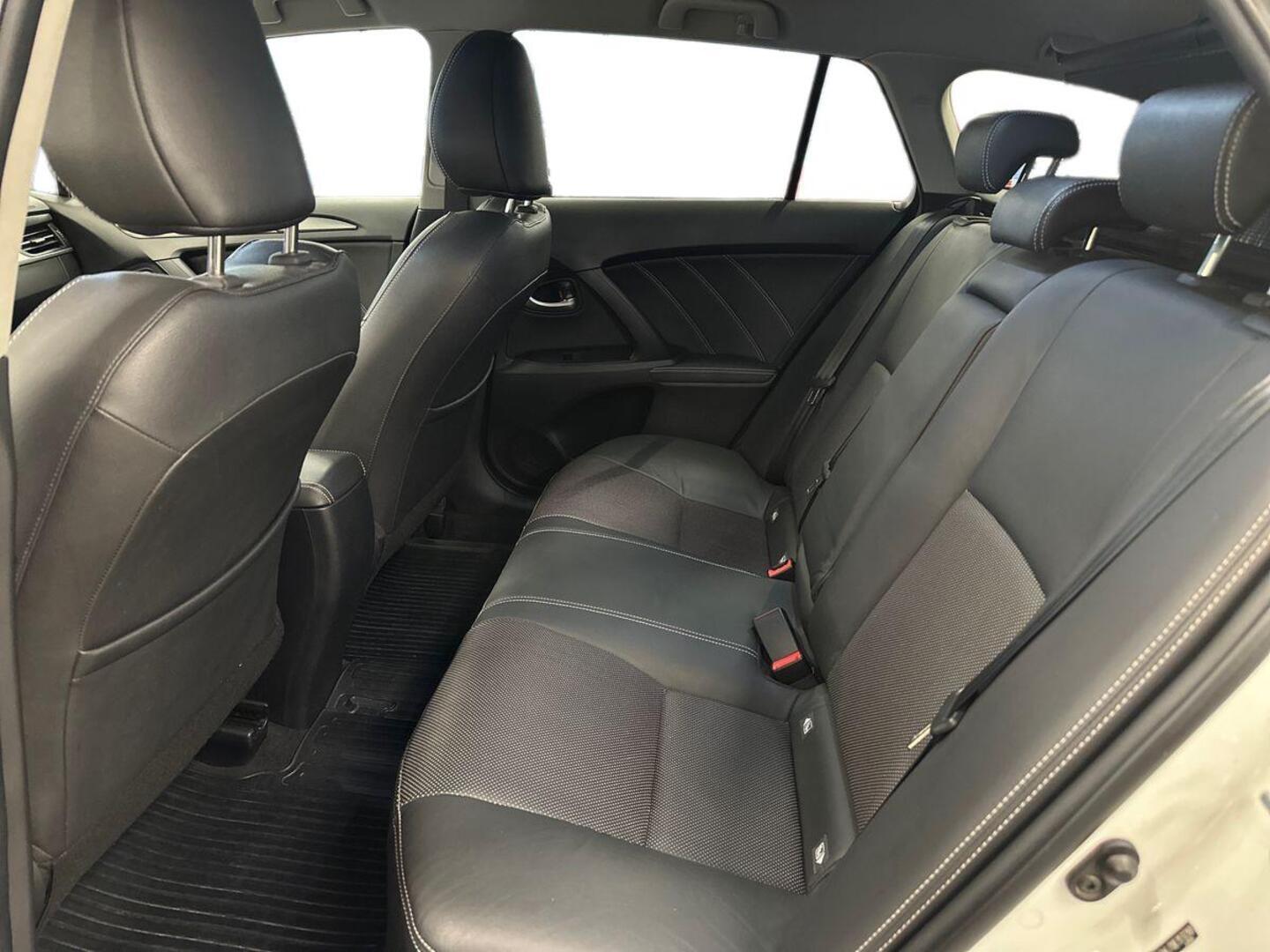 TOYOTA Avensis 2018