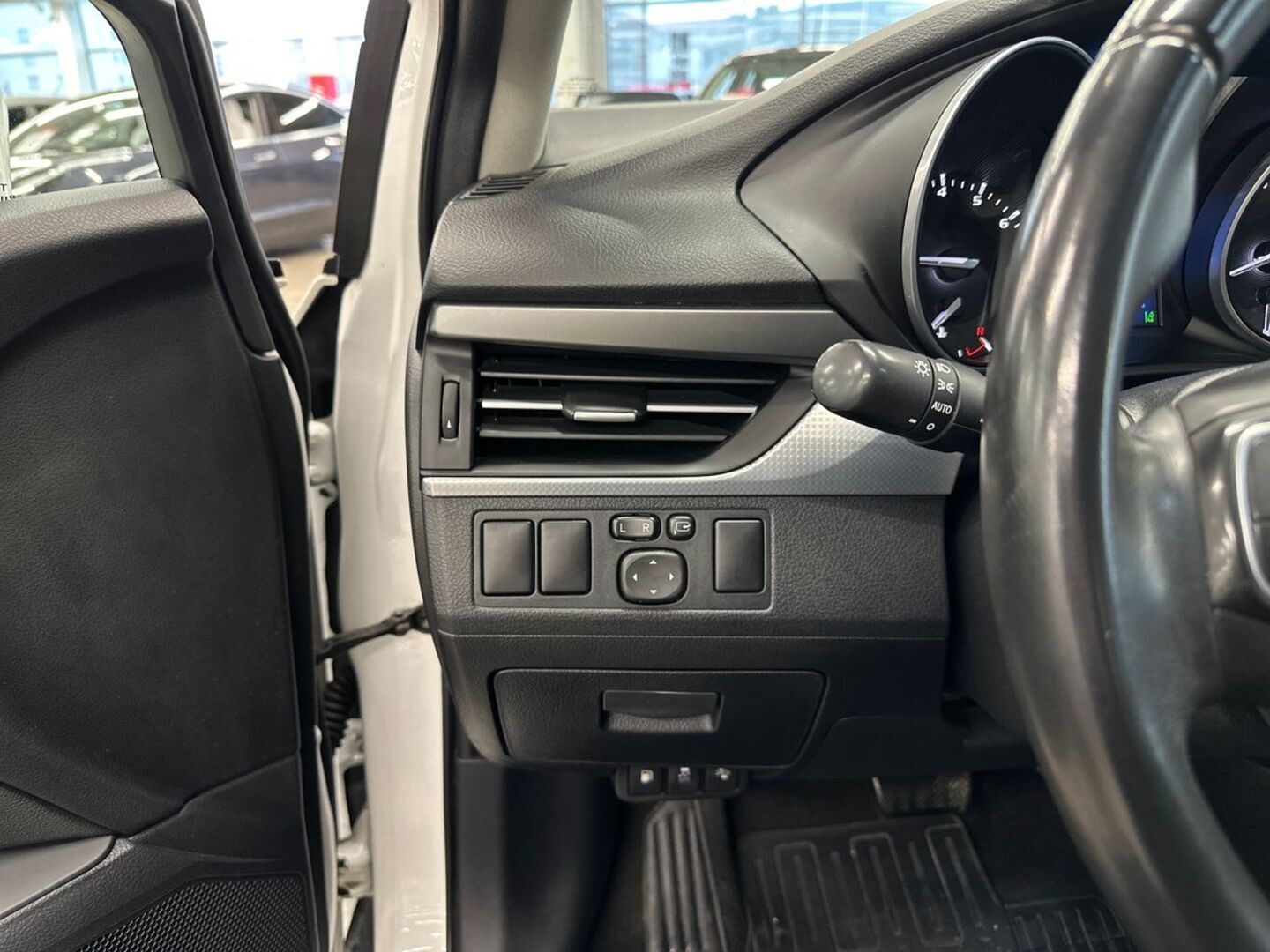 TOYOTA Avensis 2018