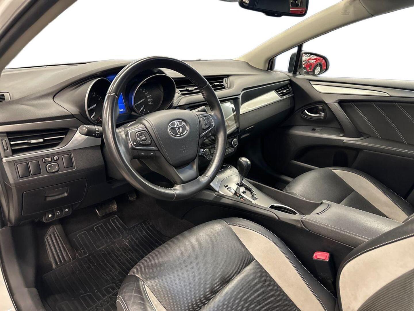 TOYOTA Avensis 2018