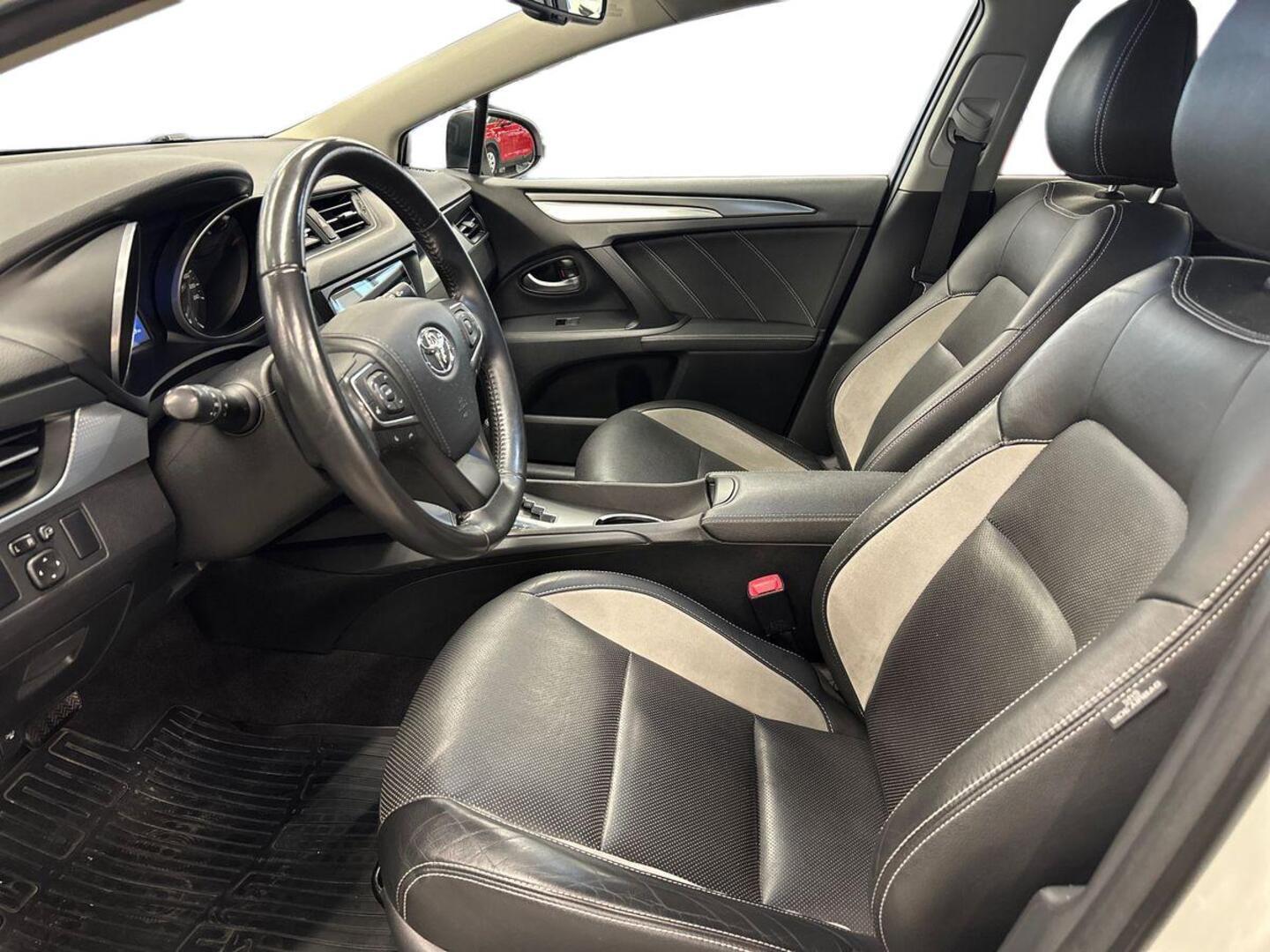 TOYOTA Avensis 2018