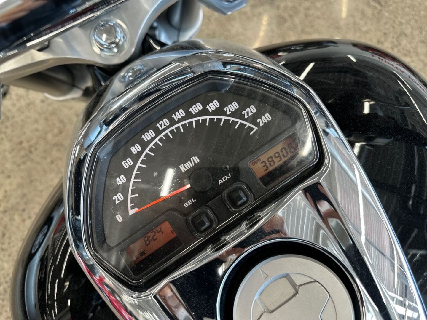 SUZUKI VZR 2012