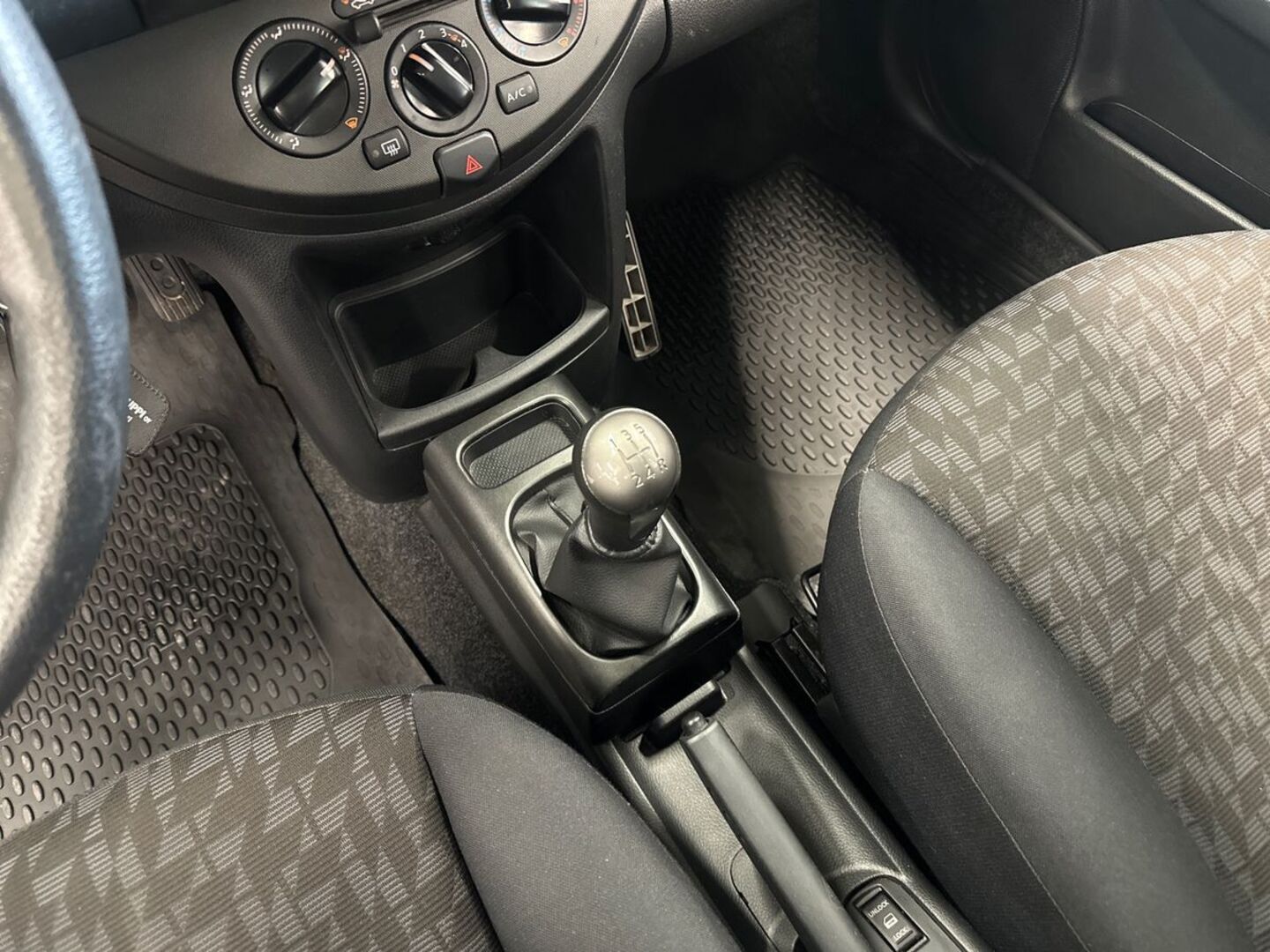 NISSAN Note 2006