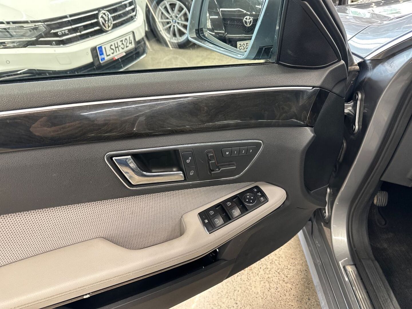 MERCEDES-BENZ E 2009