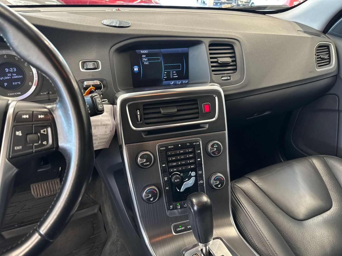VOLVO V60 15