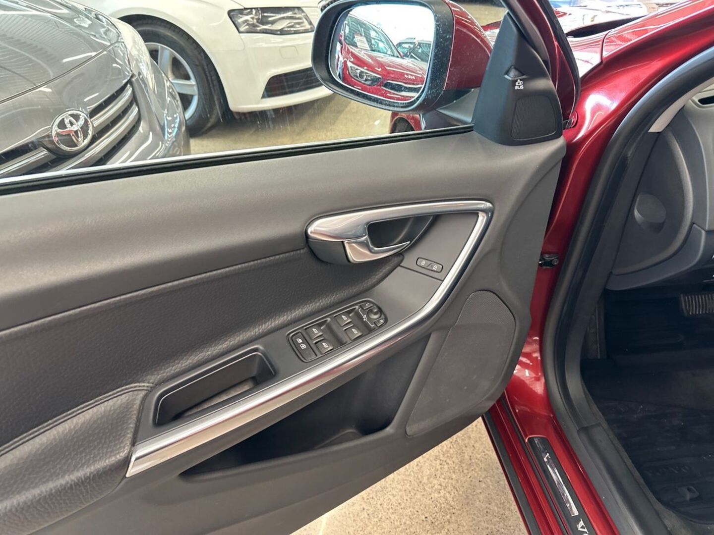 VOLVO V60 19