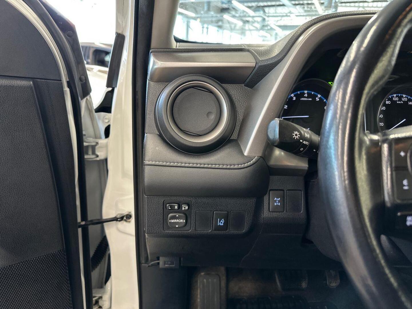 TOYOTA RAV4 10