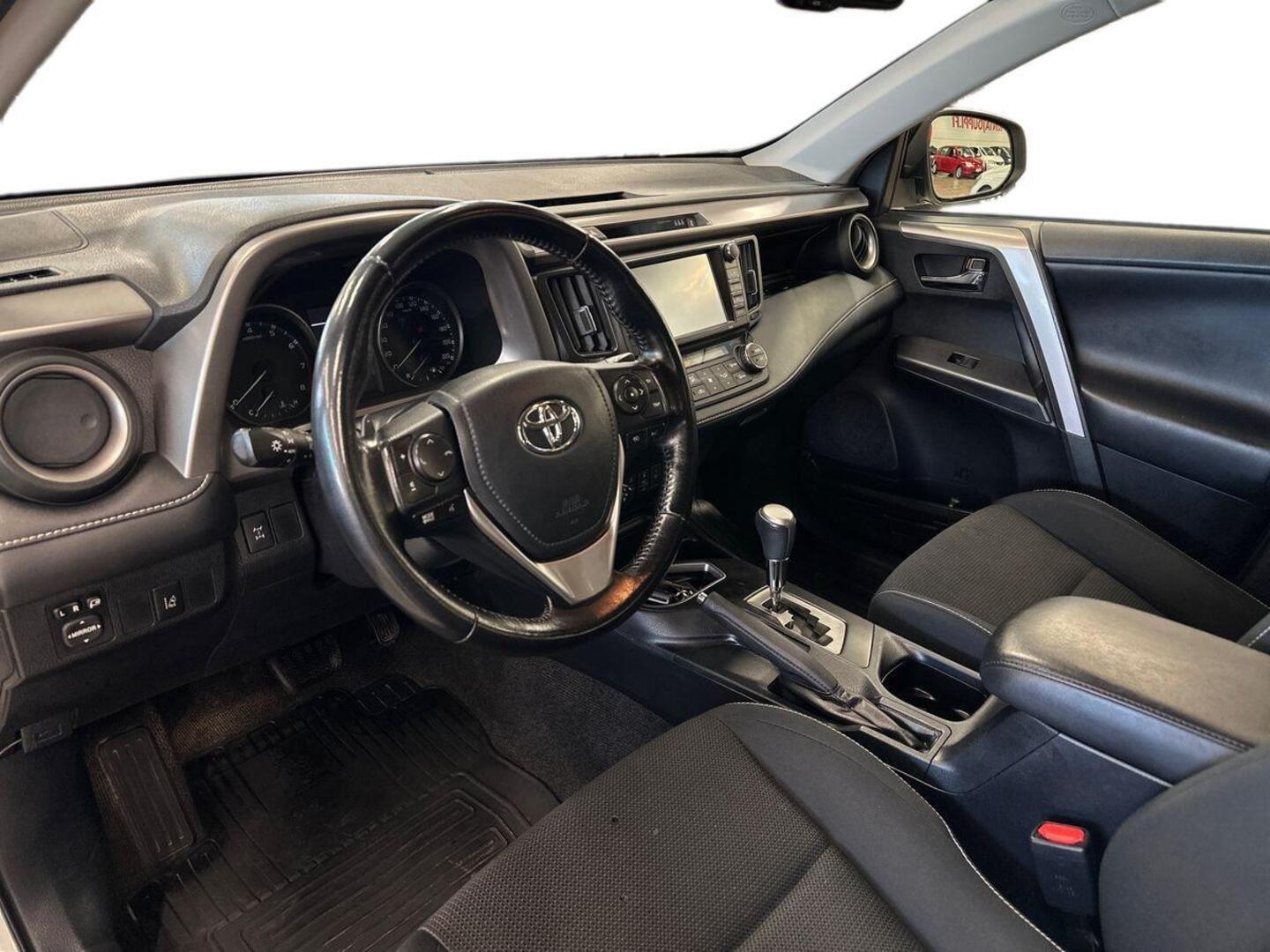 TOYOTA RAV4 6