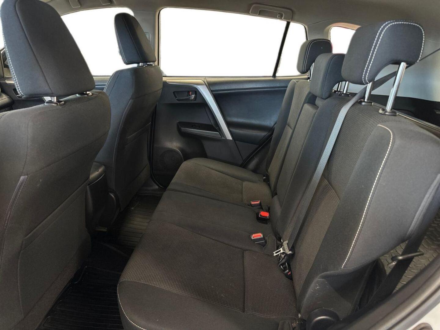 TOYOTA RAV4 8