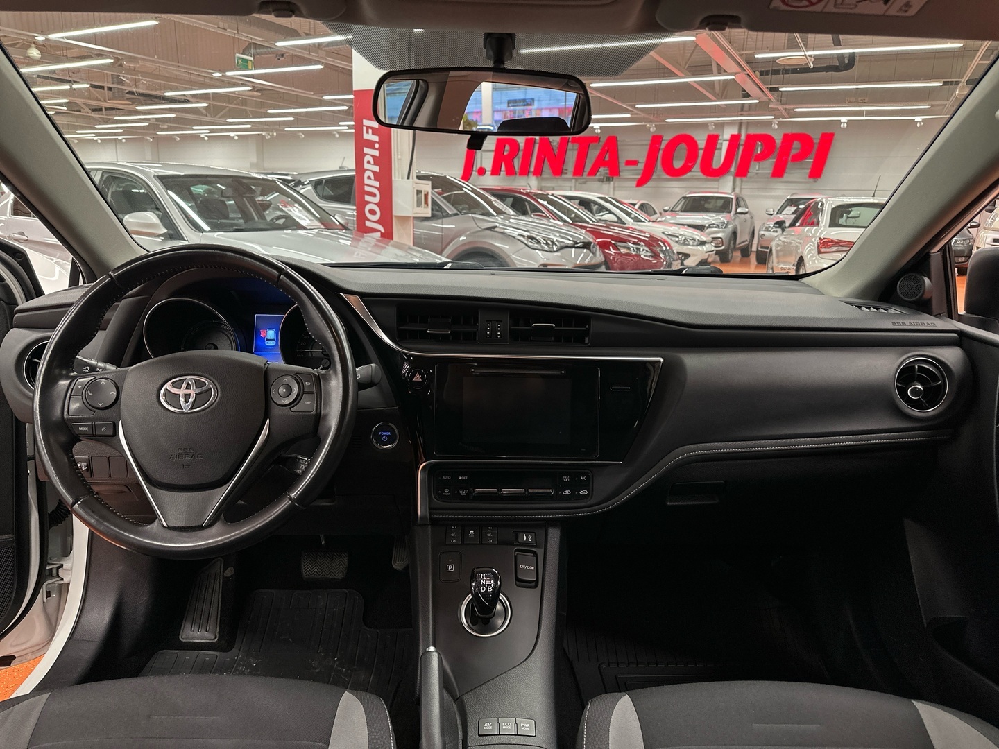 TOYOTA Auris 2015