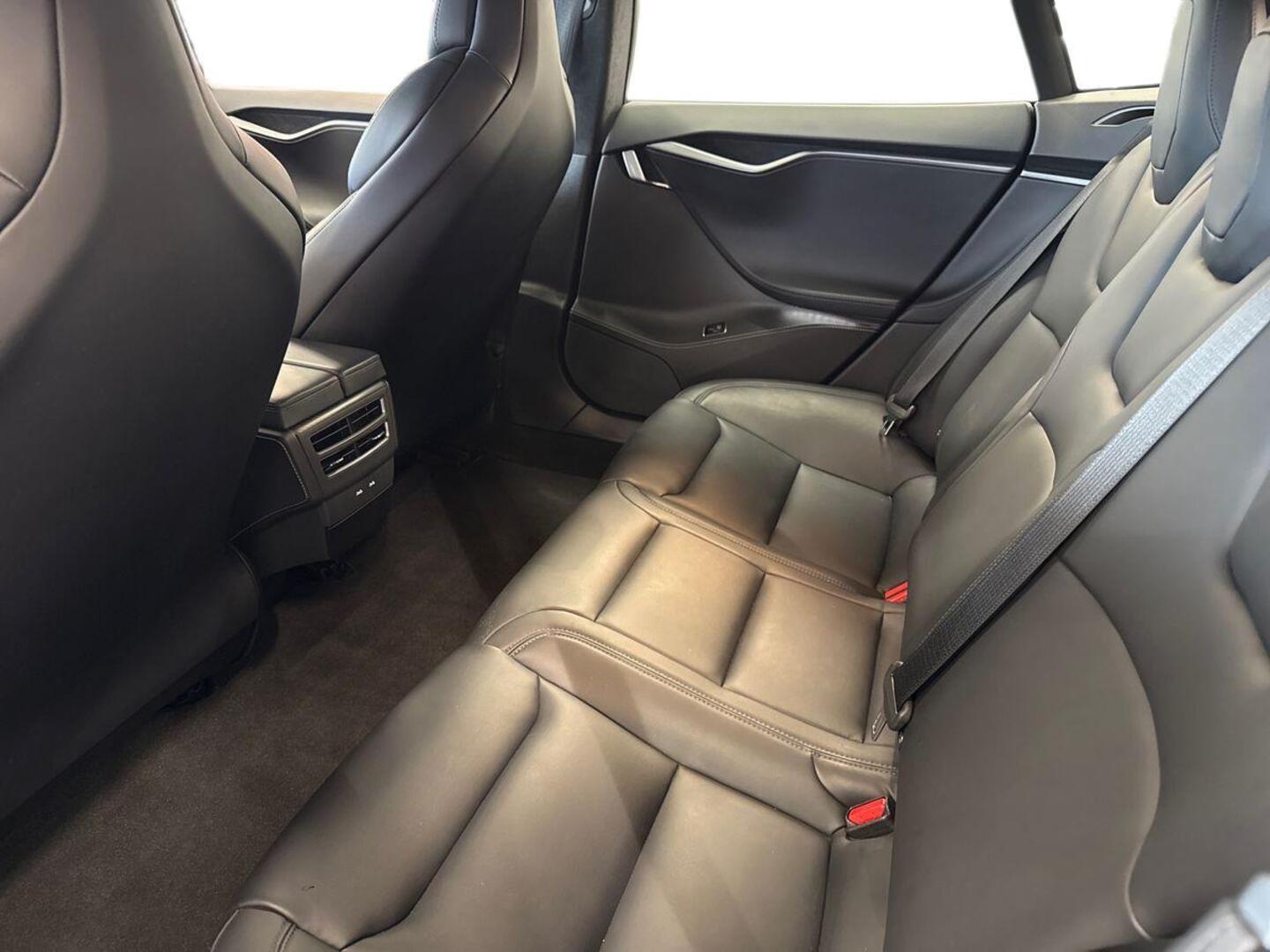 TESLA Model S 2018
