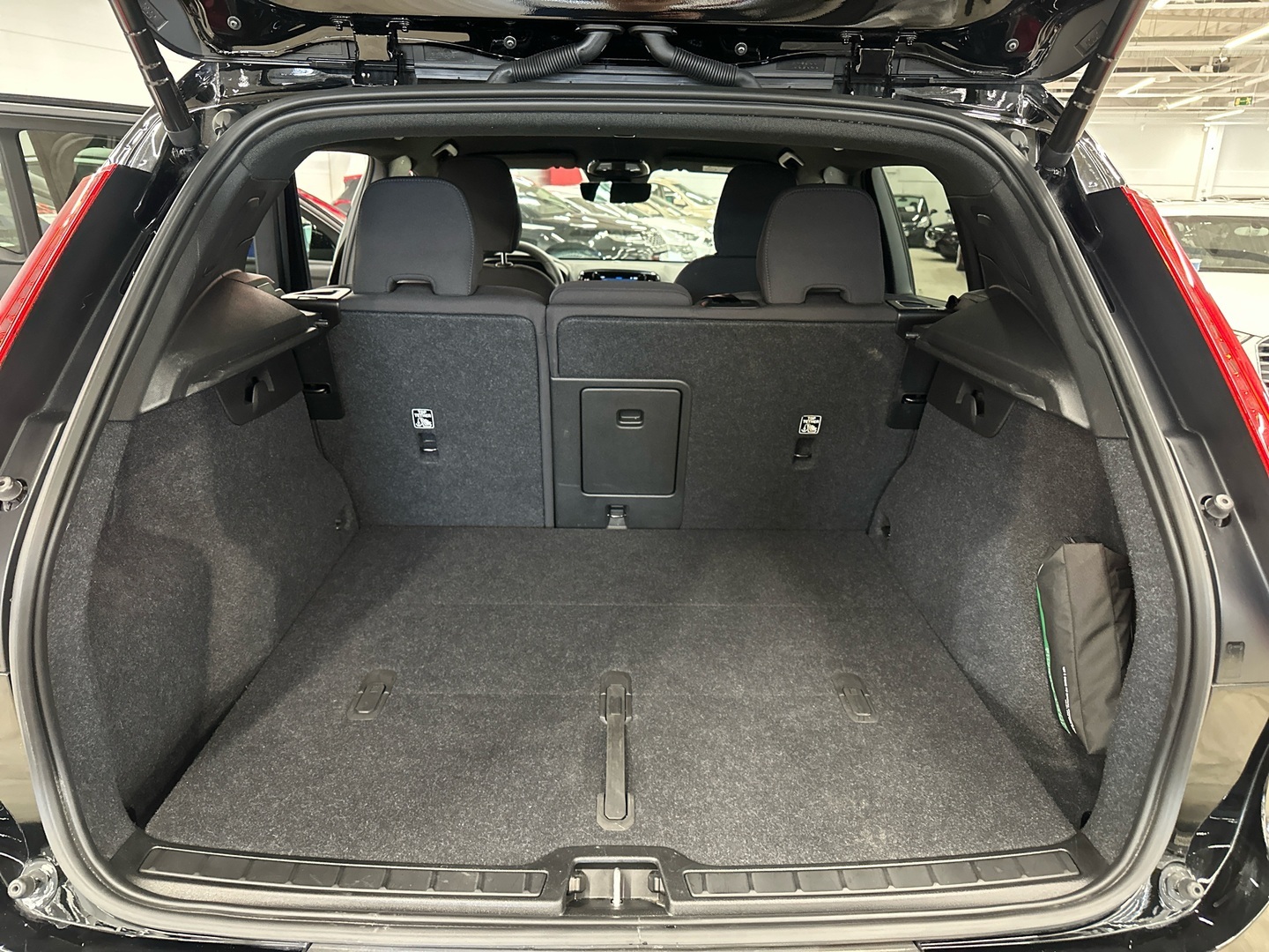 VOLVO XC40 2023