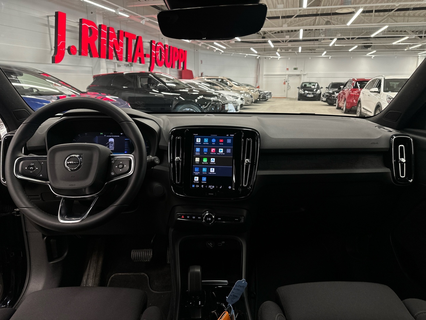 VOLVO XC40 2023