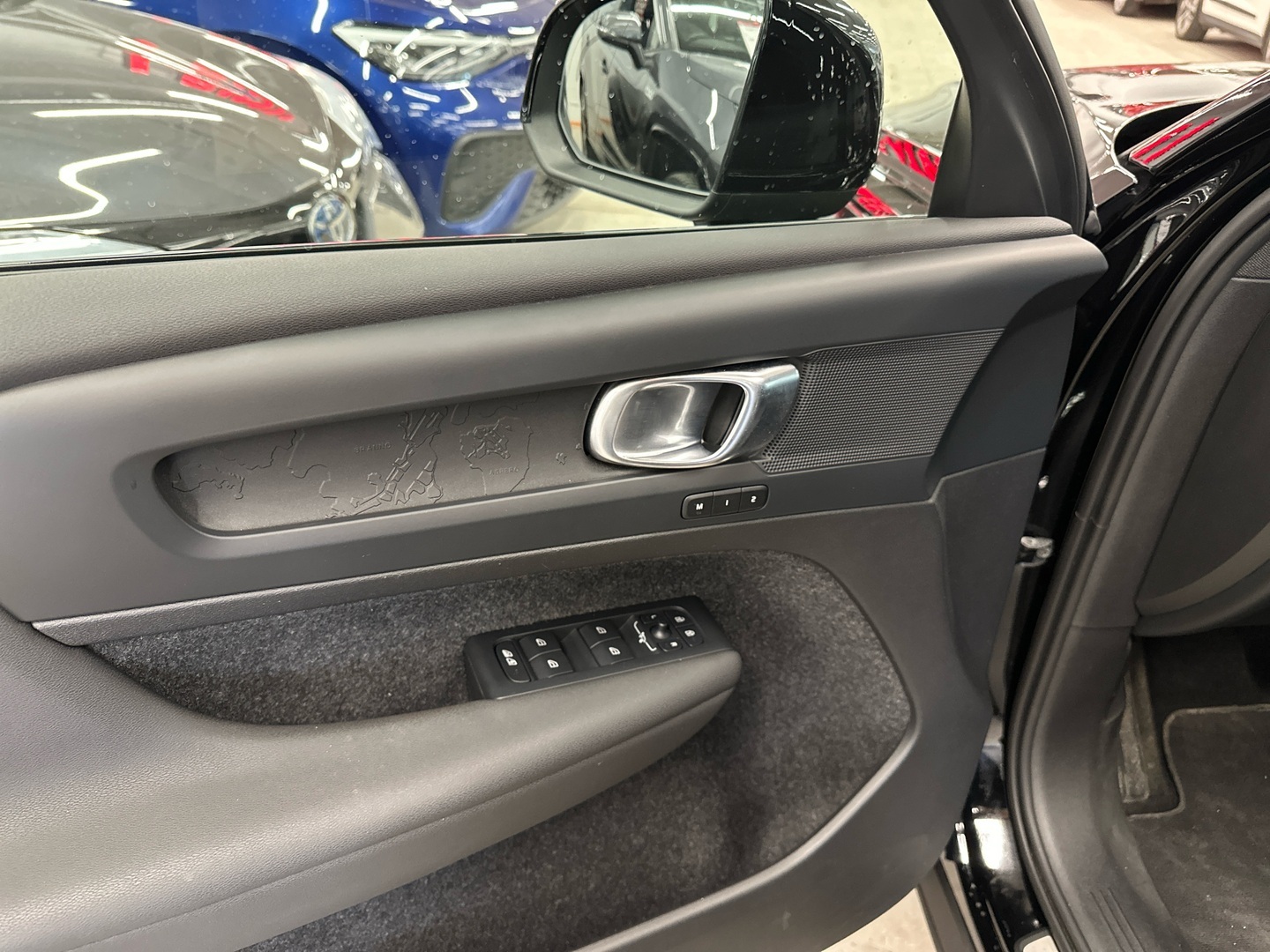VOLVO XC40 2023