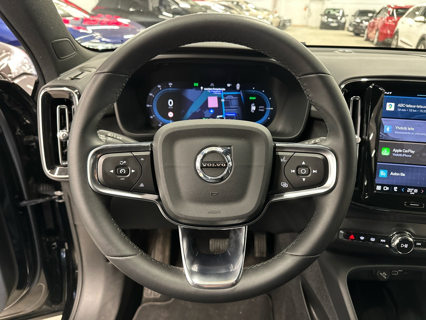 VOLVO XC40 2023