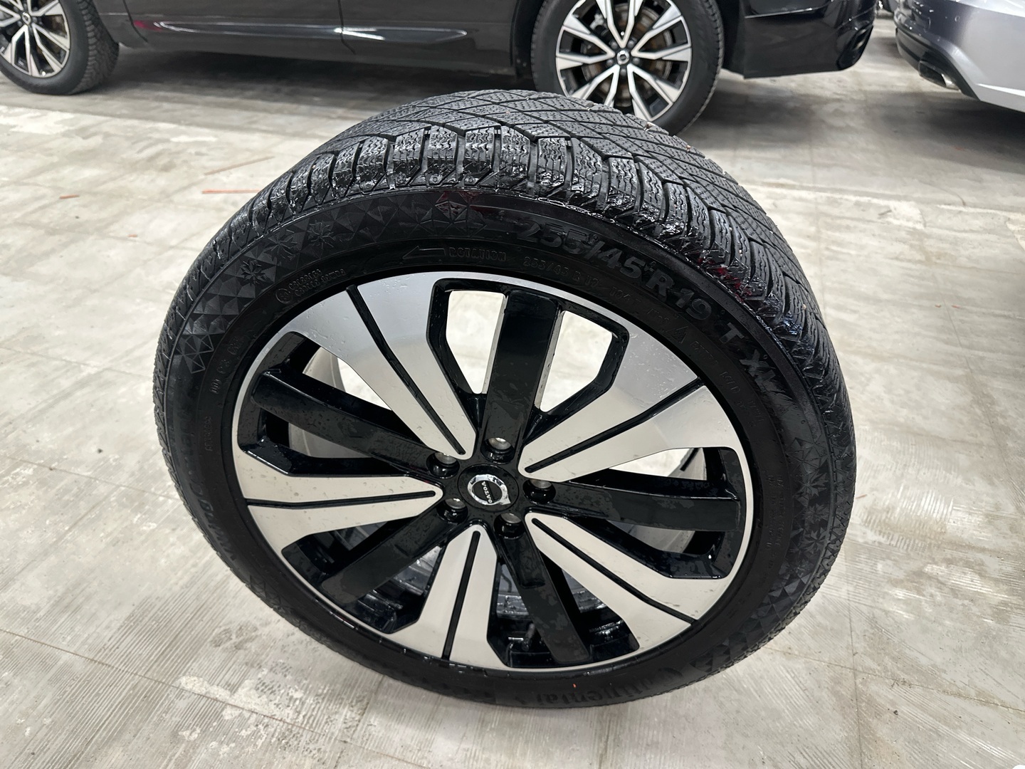 VOLVO XC40 2023