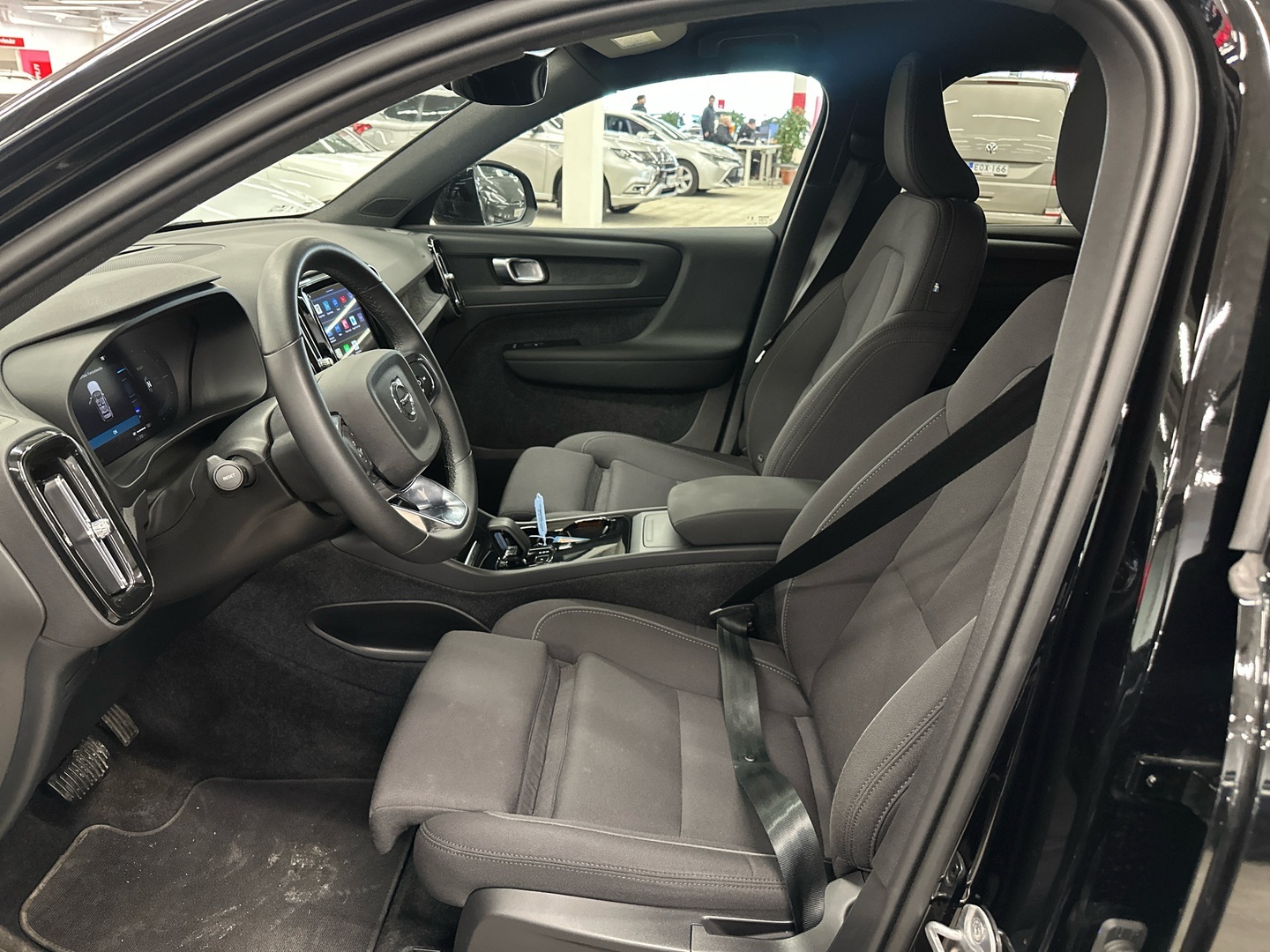 VOLVO XC40 2023
