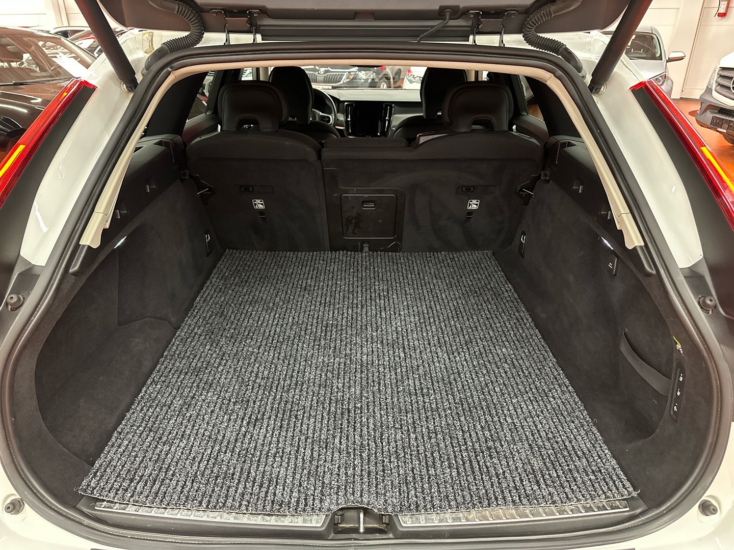VOLVO V90 2019