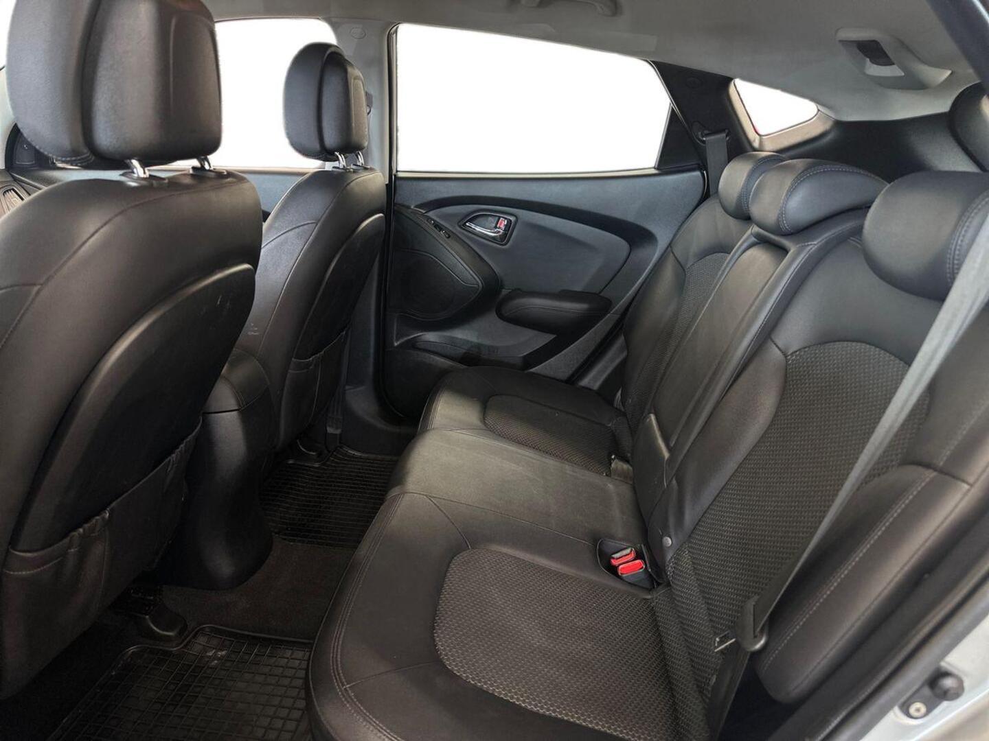 HYUNDAI ix35 10