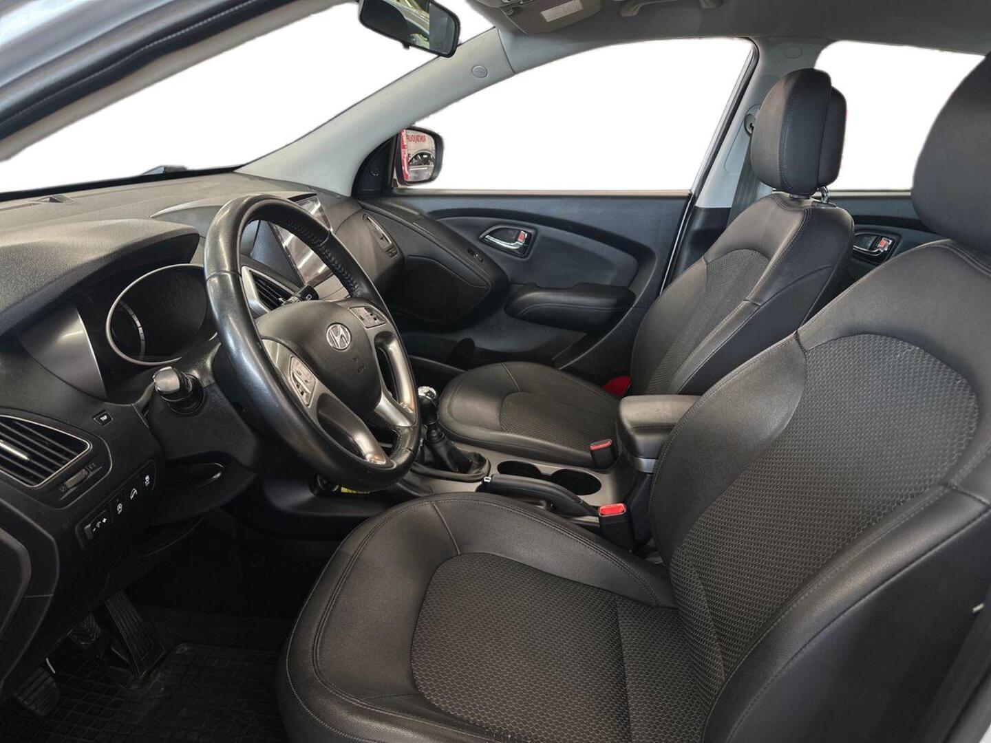 HYUNDAI ix35 9