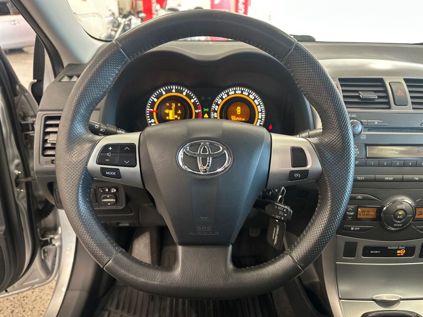 TOYOTA Corolla 2012