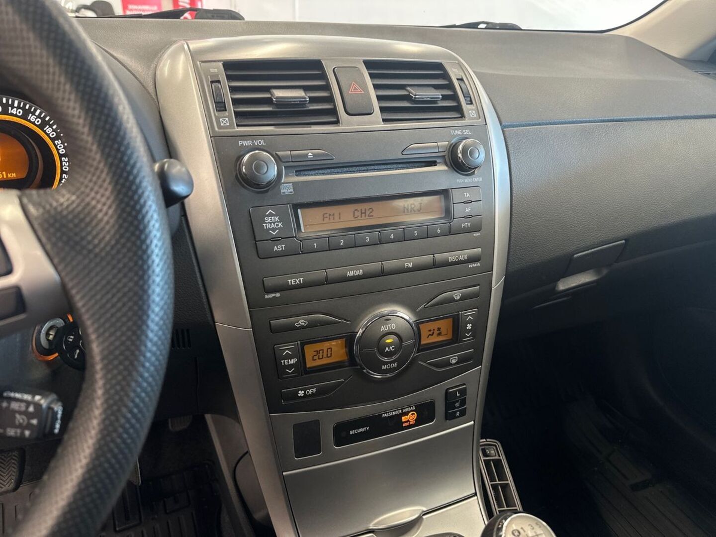 TOYOTA Corolla 2012
